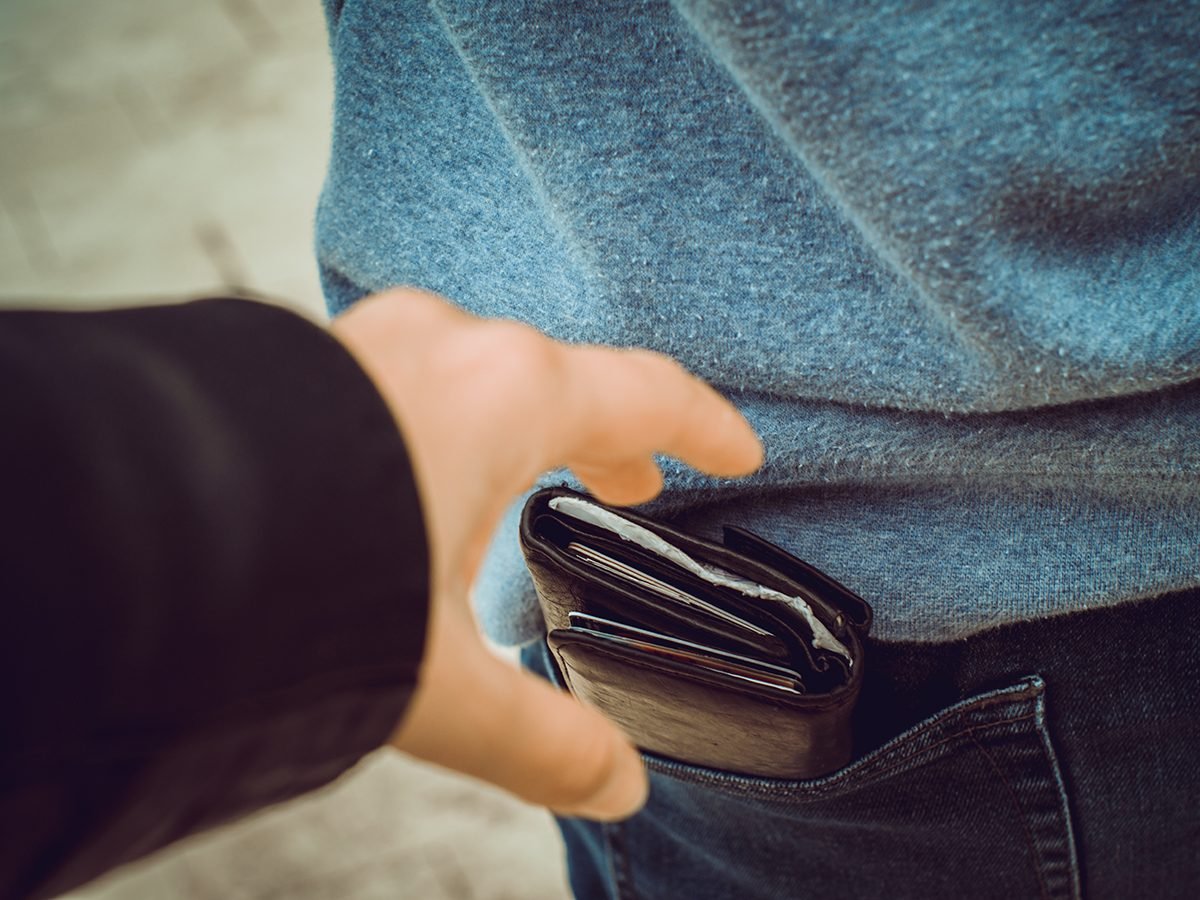Family vacation - pickpocket wallet