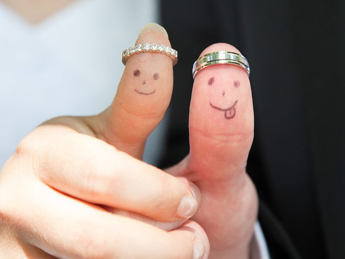 Funny wedding jokes - wedding rings on thumbs
