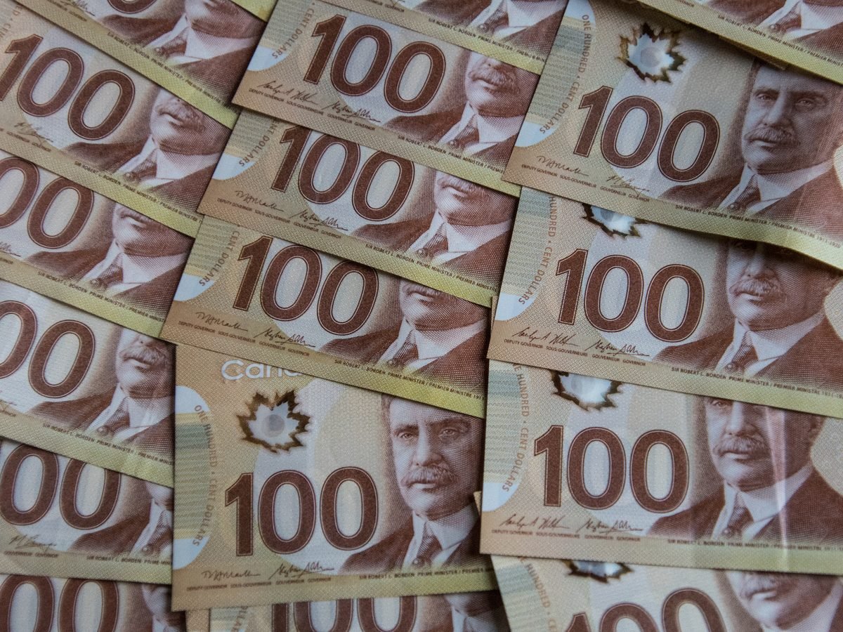 Canadian hundred dollar bills