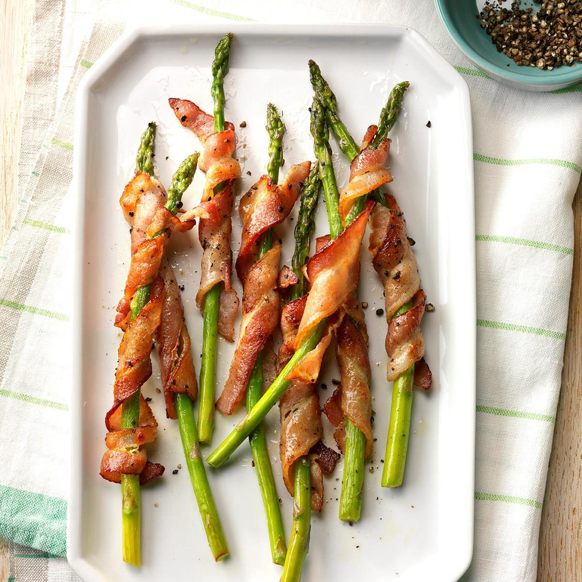 Bacon-wrapped asparagus recipe