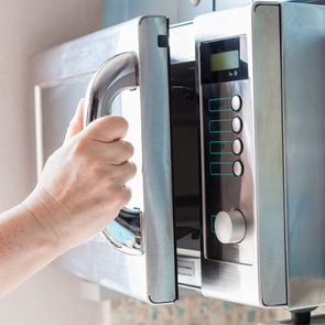 Foods you should never microwave - microwave