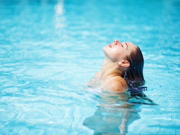Home remedies for dry hair - woman in pool