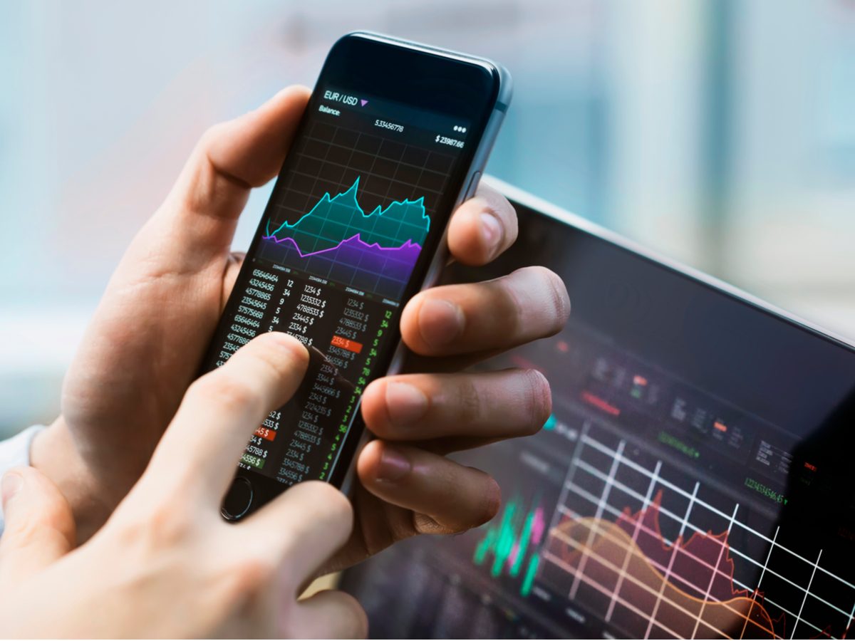 Investing in stocks on smartphone
