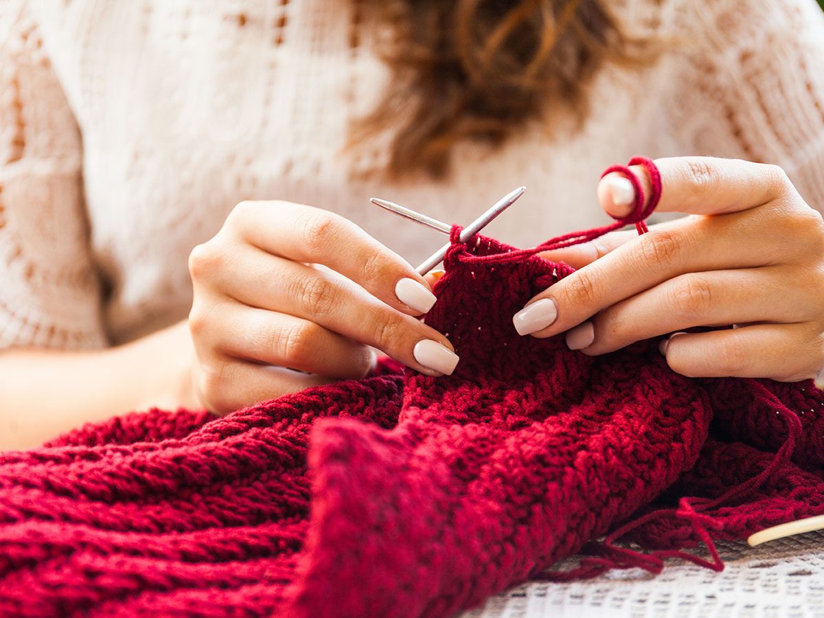 women knitting