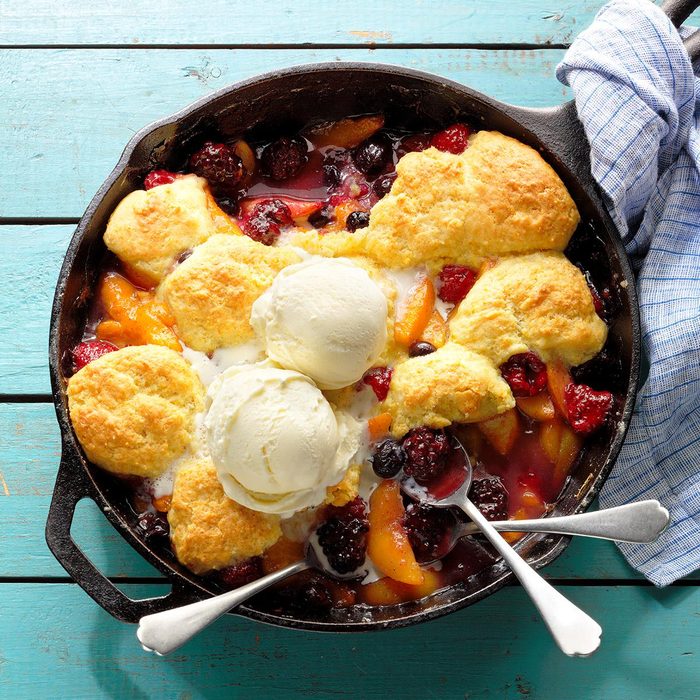 Easy summer dessert recipes - Peach and berry cobbler