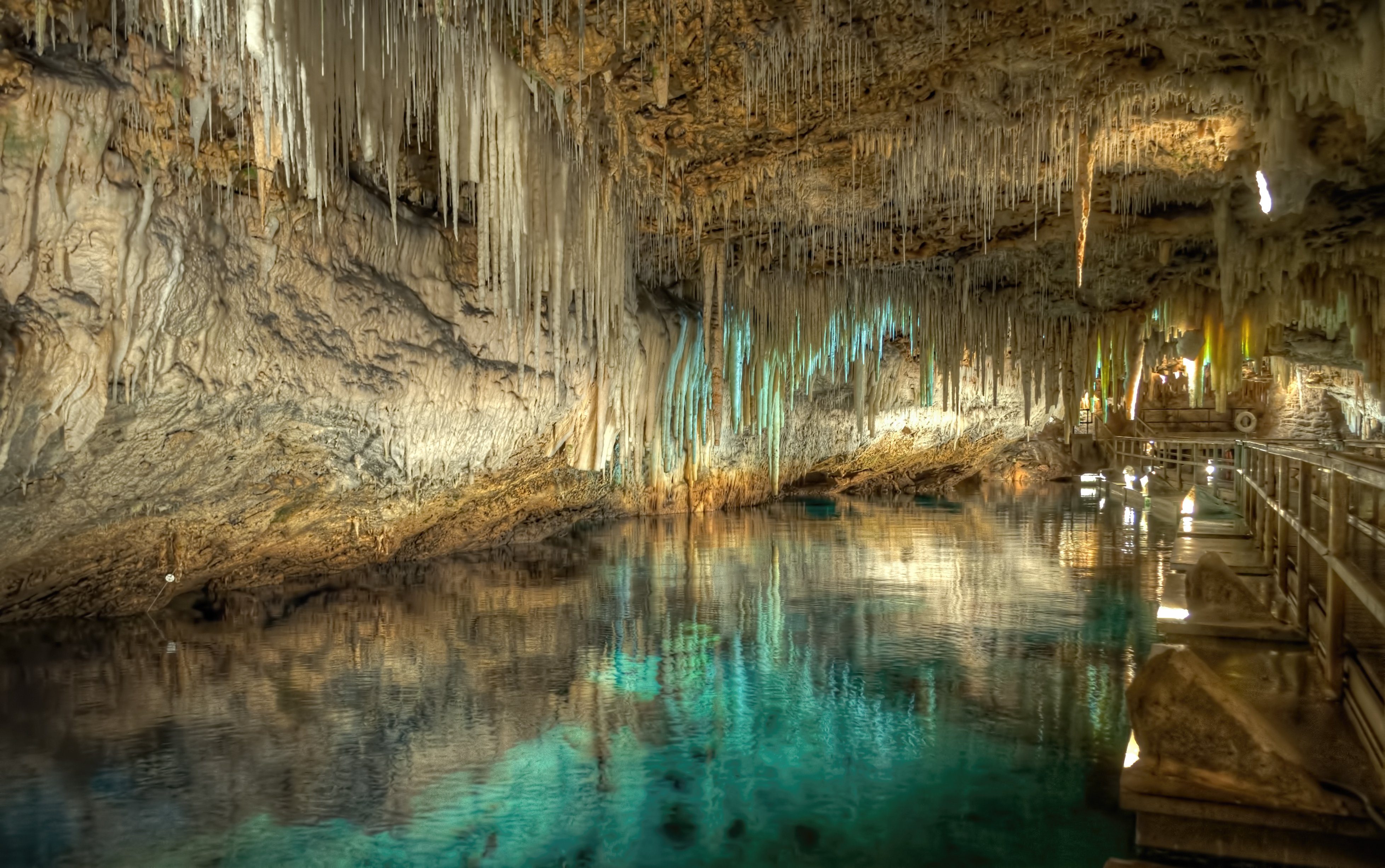 Bermuda - Crystal Caves