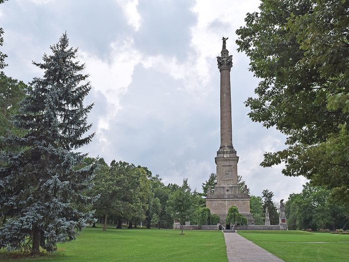 History questions - Brock's monument in Queenston Heights, War of 1812