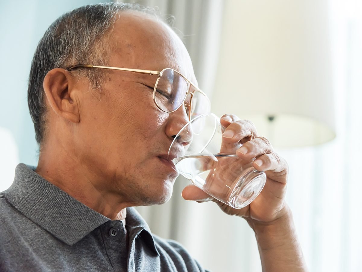 Things that slow down aging - drinking water