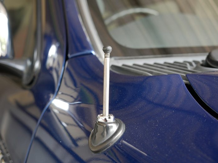 vintage car features - power antenna