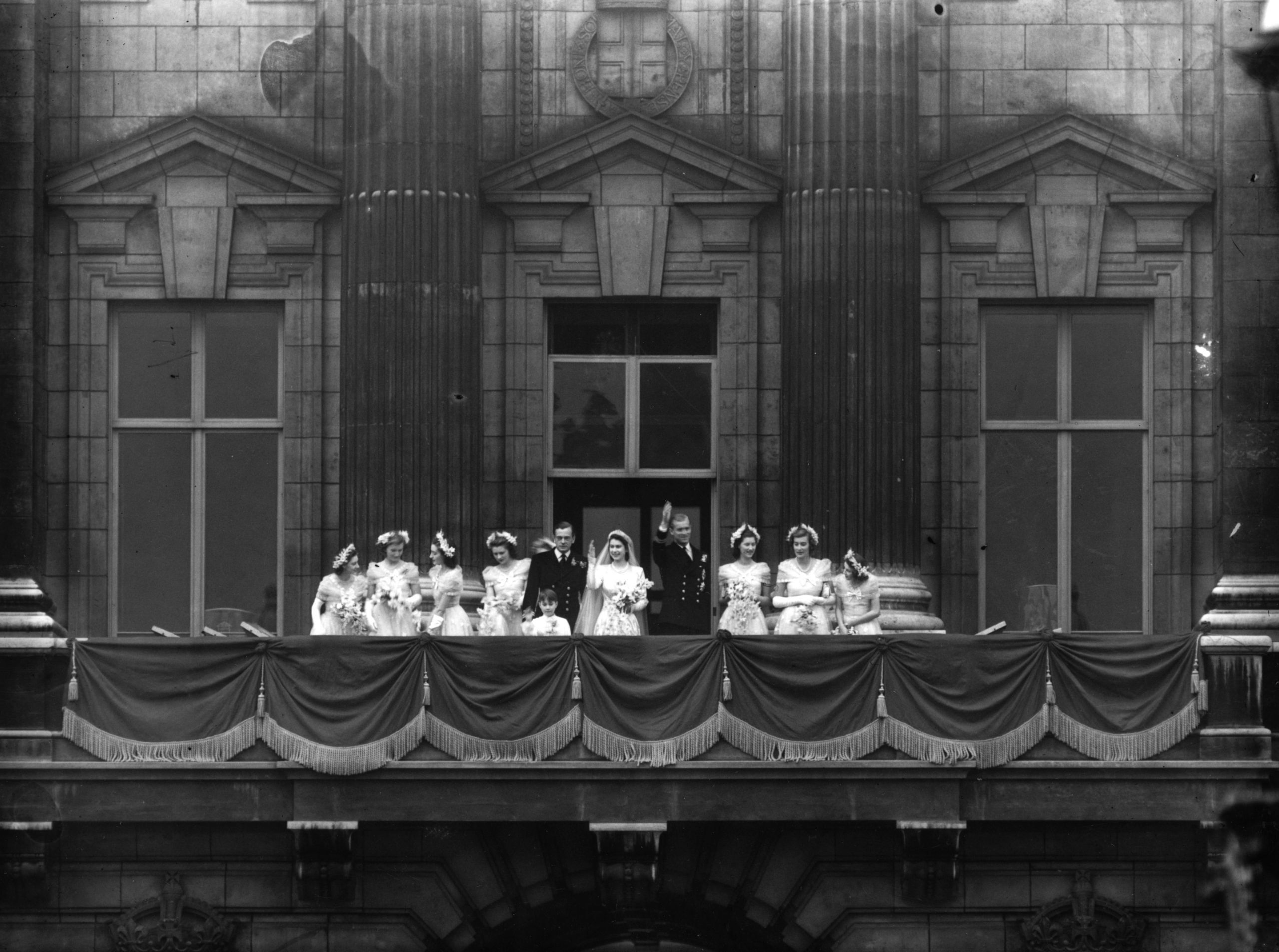 Balcony Wave on the wedding of Queen Elizabeth and Prince Philip