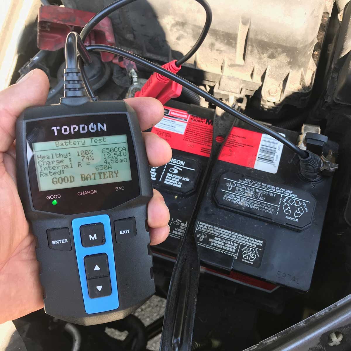 How to test a car battery: test voltage