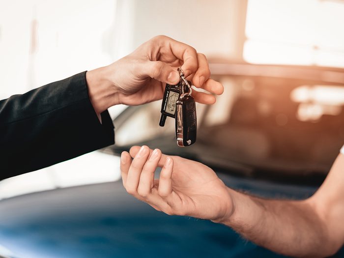 What happens to trade in cars? Handing over car keys to dealer