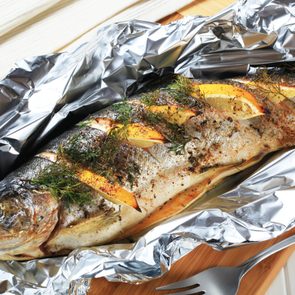 Aluminum foil and food - Baked trout with lemon and dill