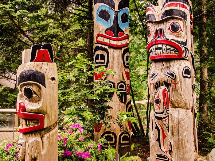 Day trips from Vancouver - Capilano Park totem poles