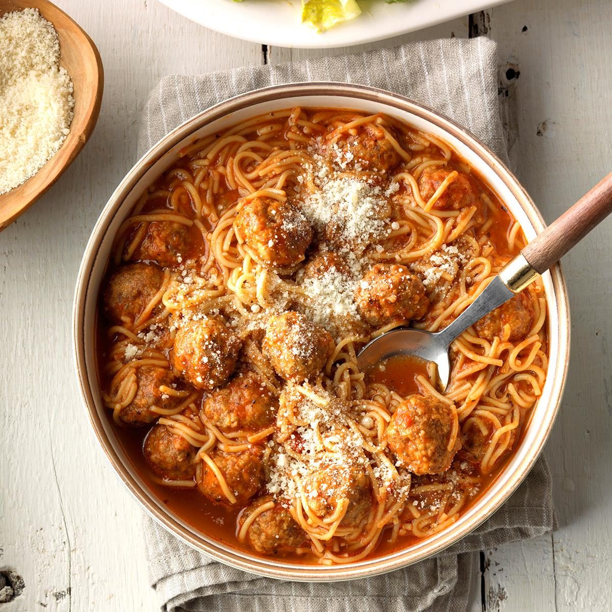 favourite slow cooker recipes - Spaghetti and meatball soup recipe