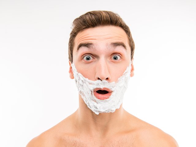 Hilarious tweets - funny man shaving