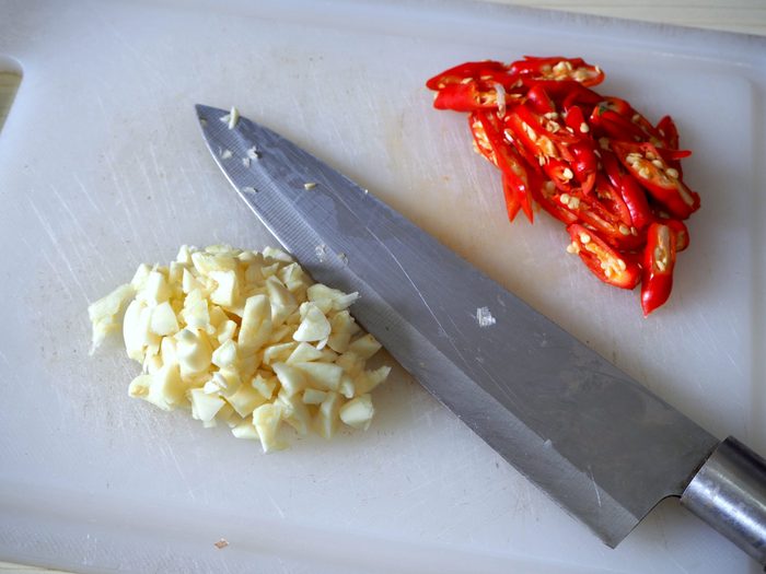 Ways to cook everything faster - Mincing garlic