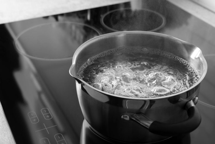 Ways to cook everything faster - Pot with boiling water