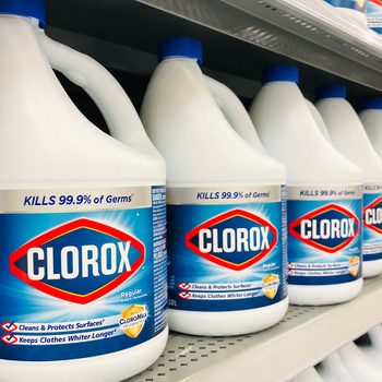 Does bleach expire - bleach bottles at grocery store