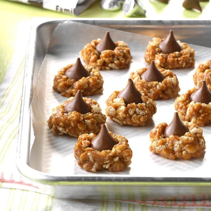 Christmas cookie recipes - no-bake cookie butter blossoms