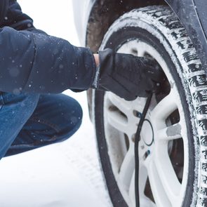 Ideal tire pressure in winter - checking tire pressure