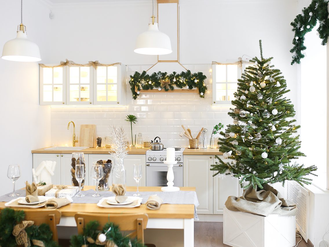 How to decorate for the holidays according to your zodiac sign - aquarius