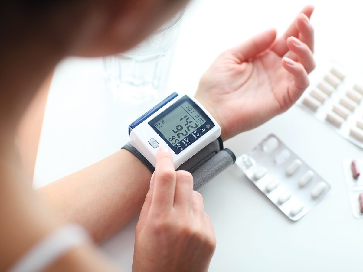 How to tell if high blood pressure is an emergency - Blood pressure monitoring at home
