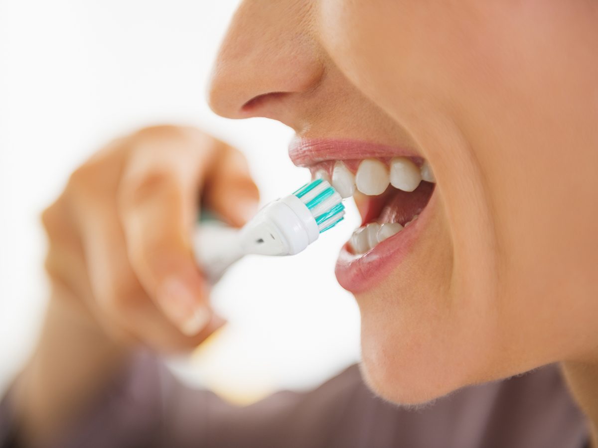 Best Readers Digest Jokes - Woman Brushing Teeth