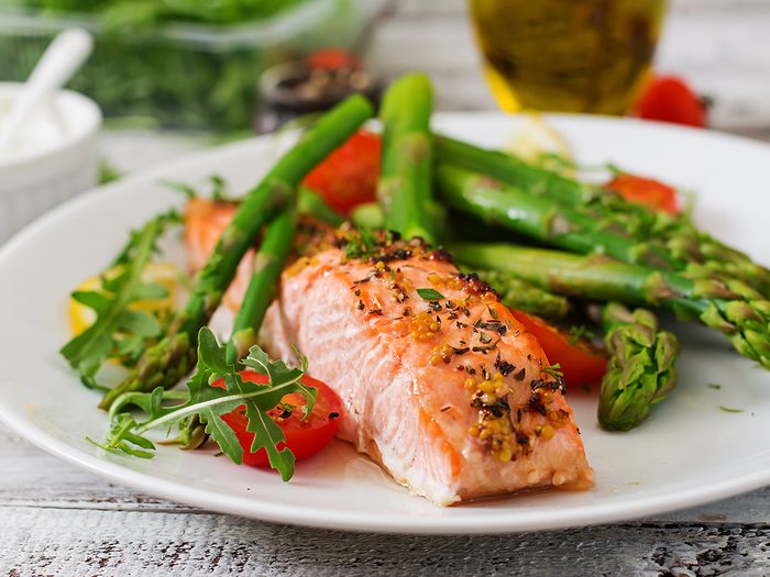 Foods that lower cholesterol - salmon