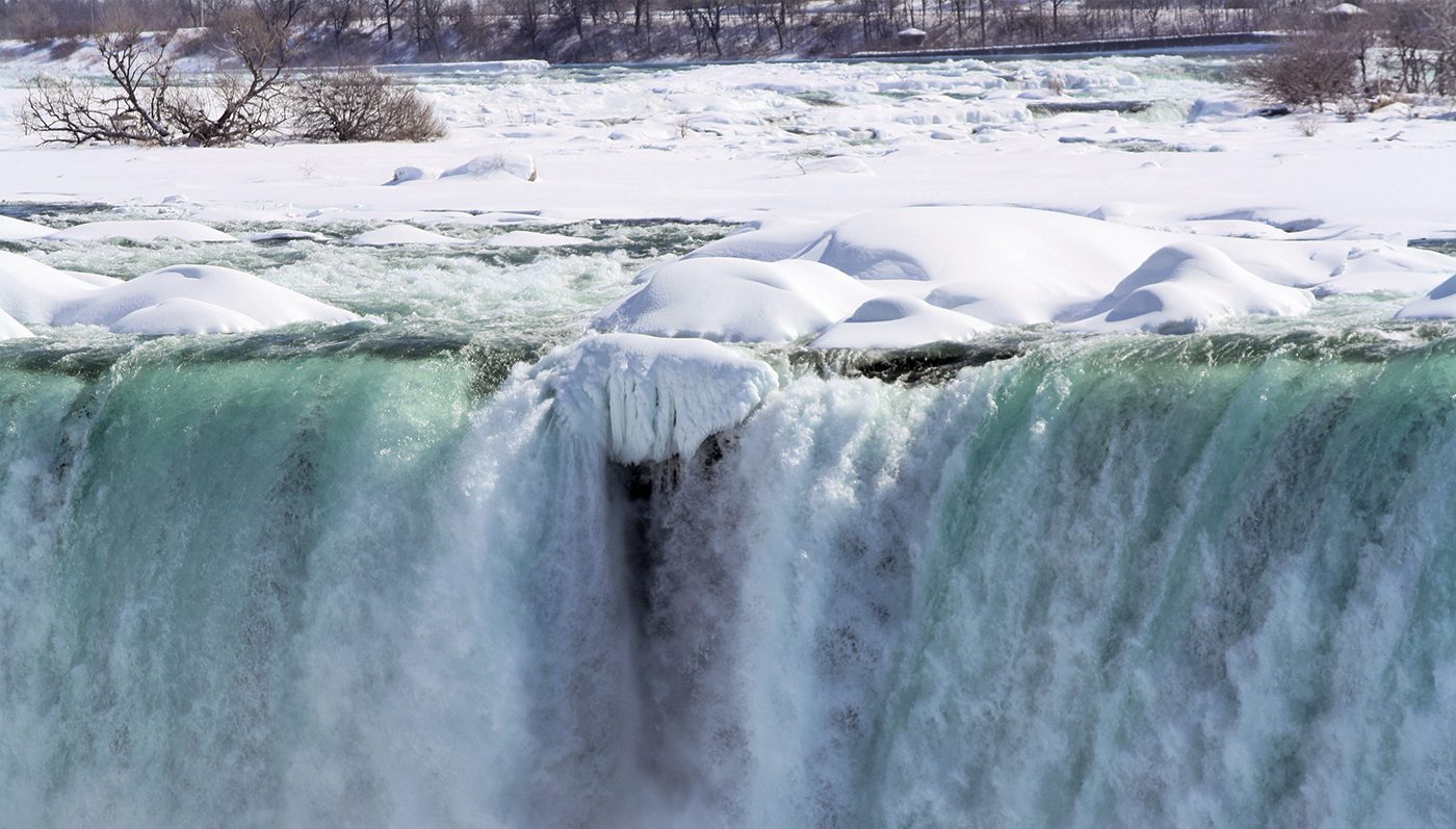 Niagara Falls In Winter - Crest Of Horseshoe Falls