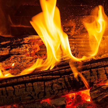 01 Fire Scary Ways Your Fireplace Could Be Toxic 521242939 Vadym Zaitsev