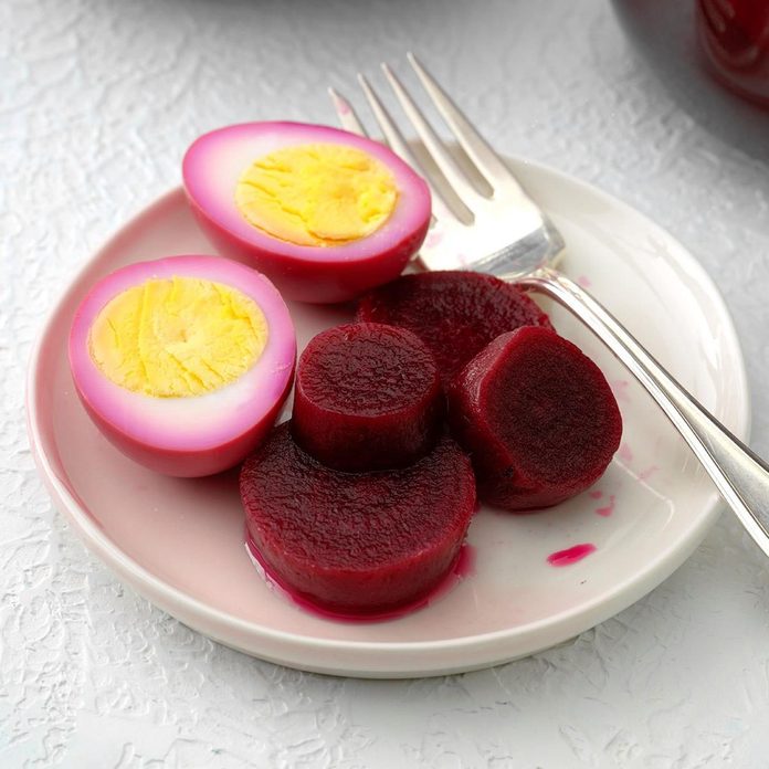 Pickled Eggs With Beets Exps Dai19 43846 B02 13 1b 2