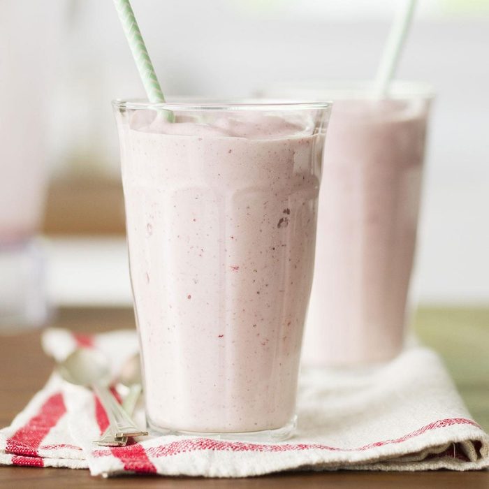 snack ideas for your tv marathon - Thick Strawberry Shakes