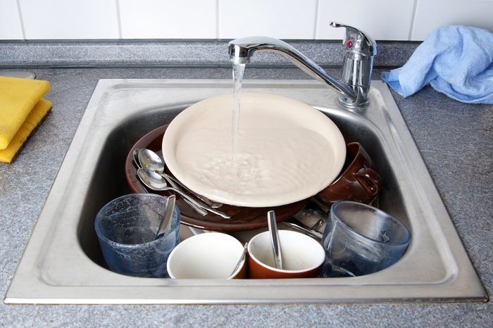 13 Secrets Of People Who Always Have A Clean House 1