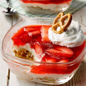 Contest-Winning Strawberry Pretzel Dessert