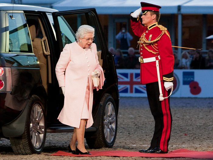 Royal family rules - queen exiting car