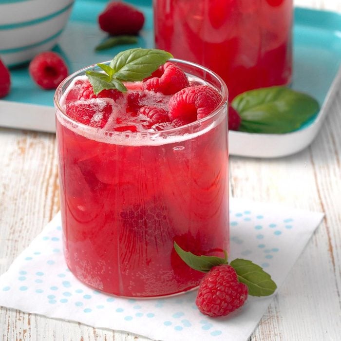 Summery Cocktails - Bella Basil Raspberry Tea recipe