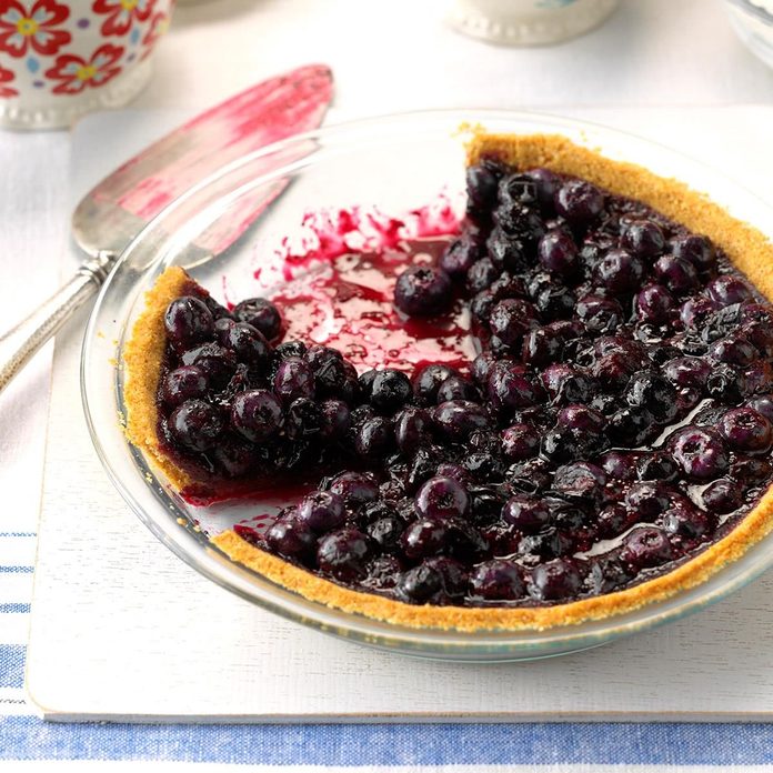 Blueberry Pie With Graham Cracker Crust Exps Bdsmz17 33096 C03 03 5b 2