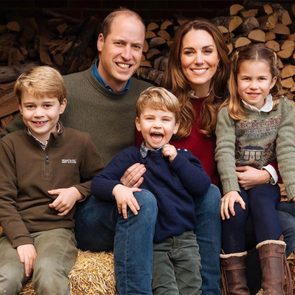 Queen Elizabeth Great Grandchildren - Duke And Duchess Of Cambridge's family