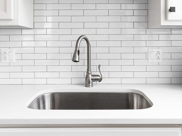 Cleaning stainless steel kitchen sink