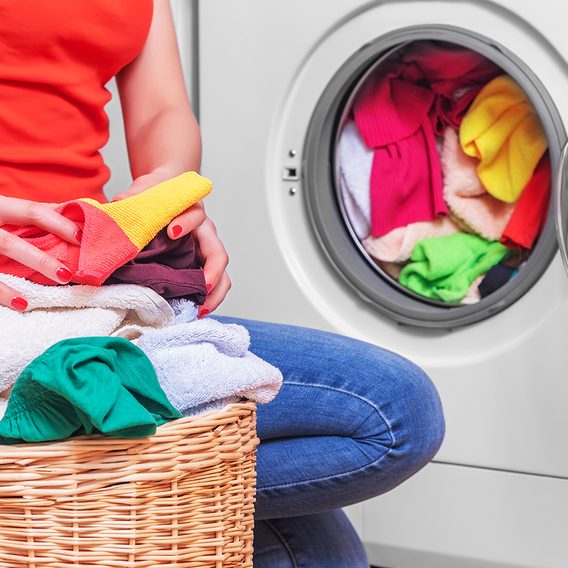 https://www.readersdigest.ca/wp-content/uploads/2021/07/laundry-hacks-washing-coloured-clothes.jpg?resize=568%2C568