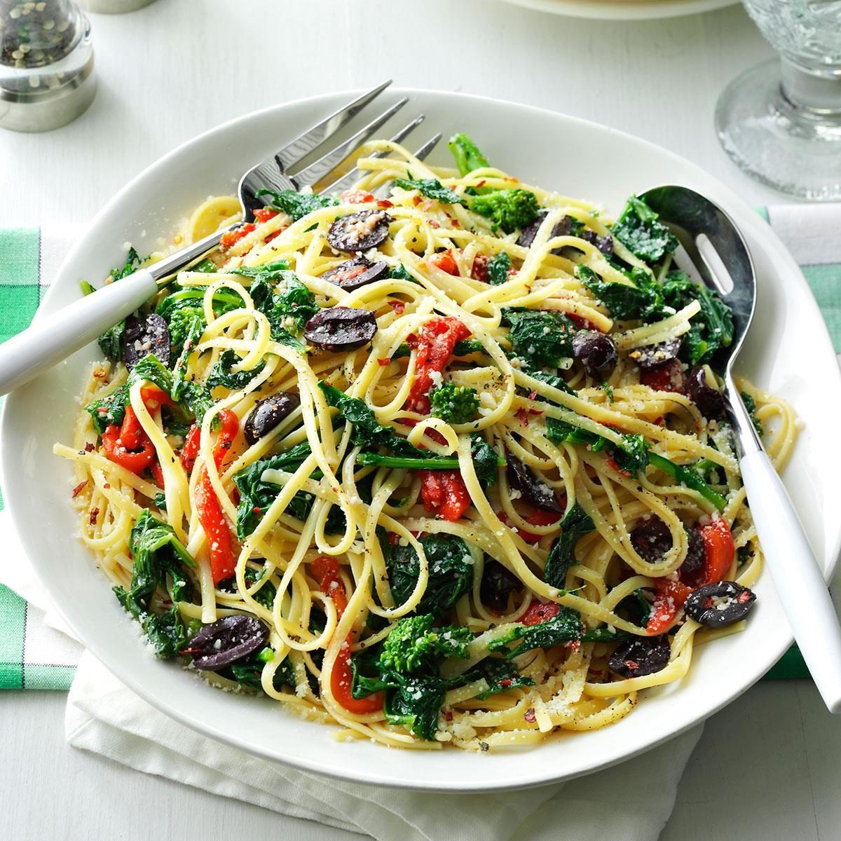 Summer Pasta Recipes - Linguine with Broccoli Rabe & Peppers