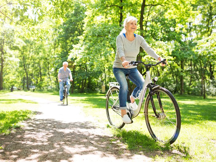 Arthritis myths - active seniors riding bikes