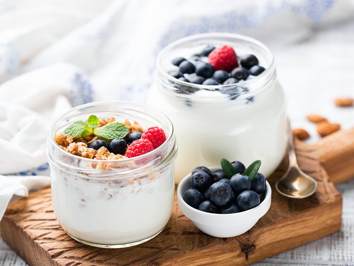 Best protein sources - yogurt with granola and berries