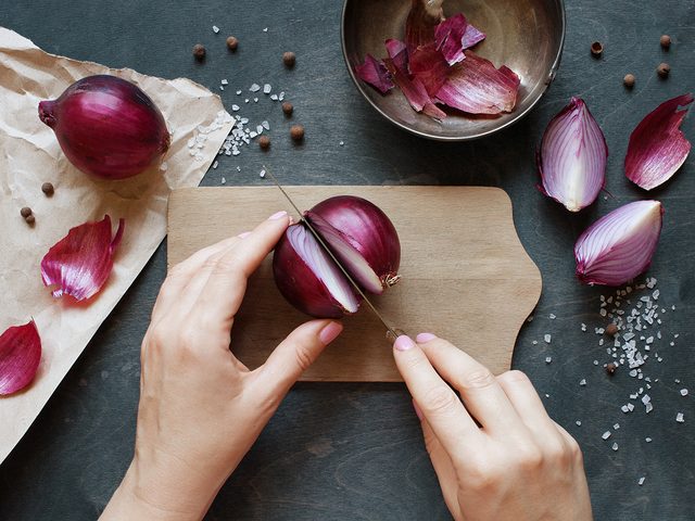 Microwave tricks - cutting red onions