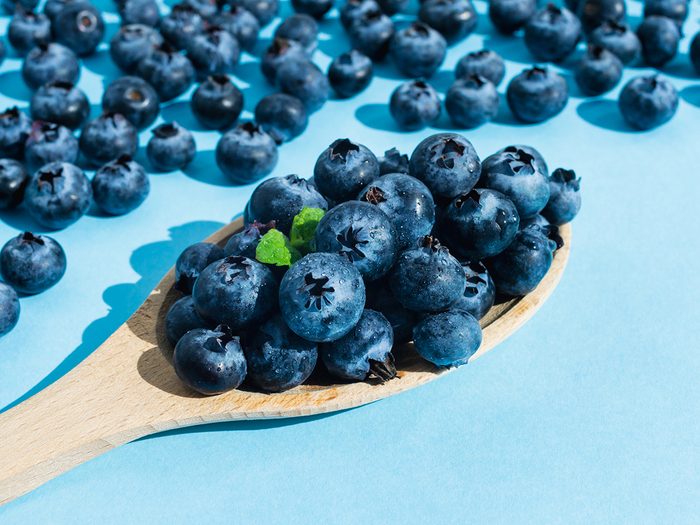Foods you should be eating raw - blueberries