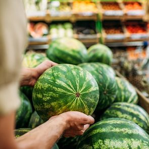How to buy the best fresh fruit - watermelon at grocery store