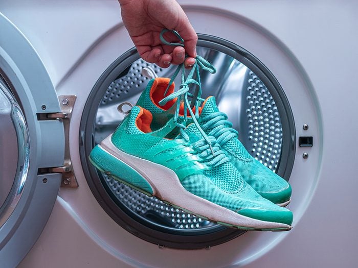 How to stop shoes from smelling - running shoes in washing machine laundry