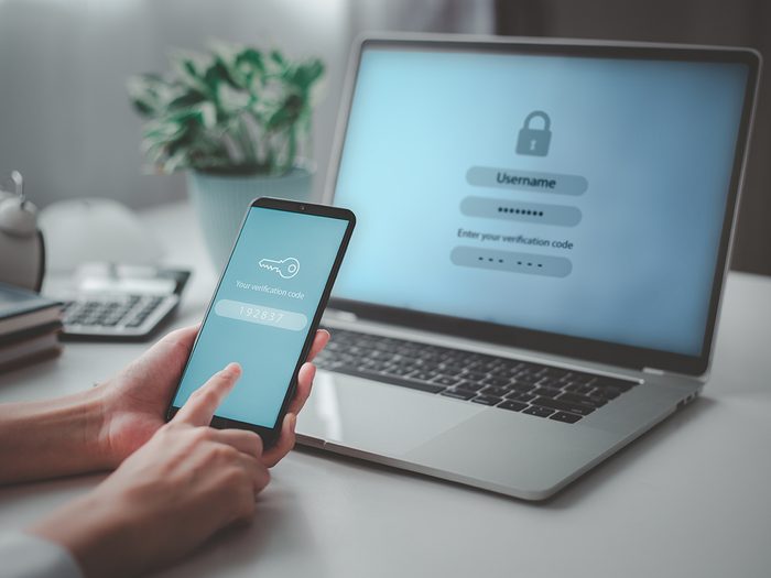 How to prevent identity theft - entering online password