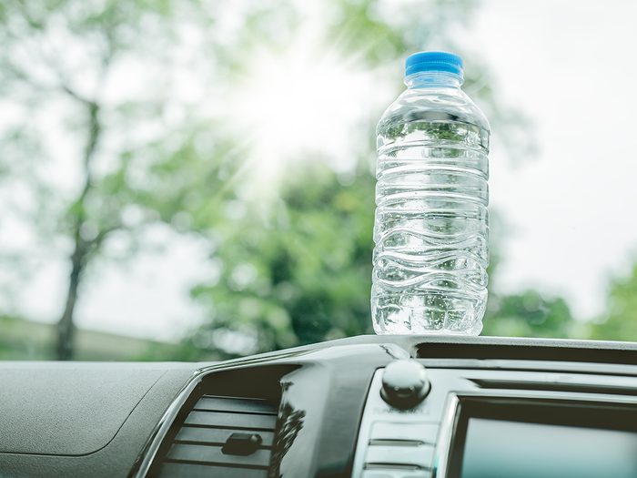 Never do these things to your car - Bottled water was left in the car for a long time